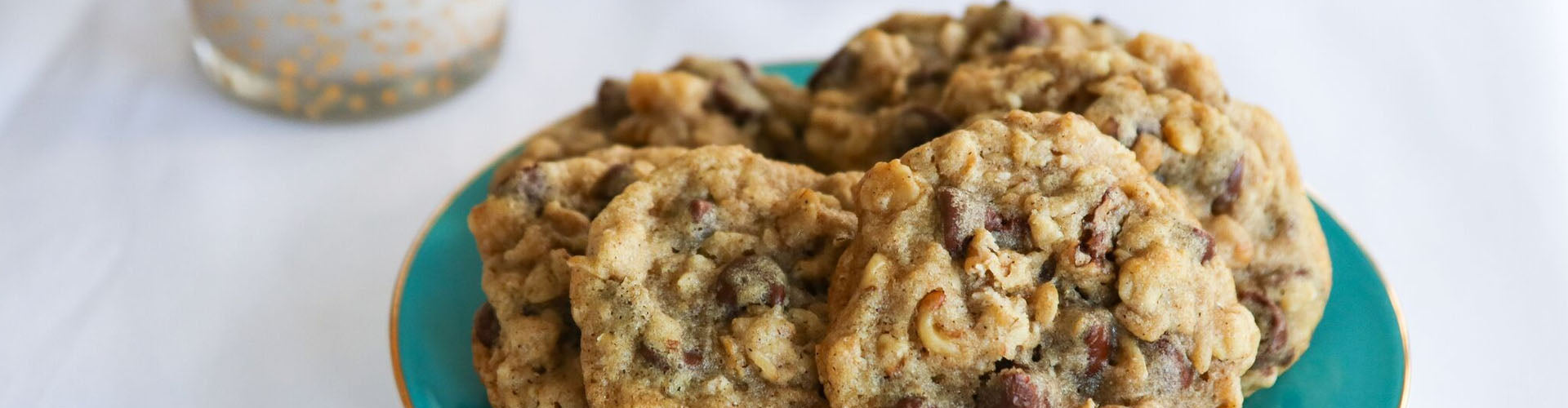 Loaded Chocolate Chip Oatmeal Cookies – Pereg Natural Foods & Spices